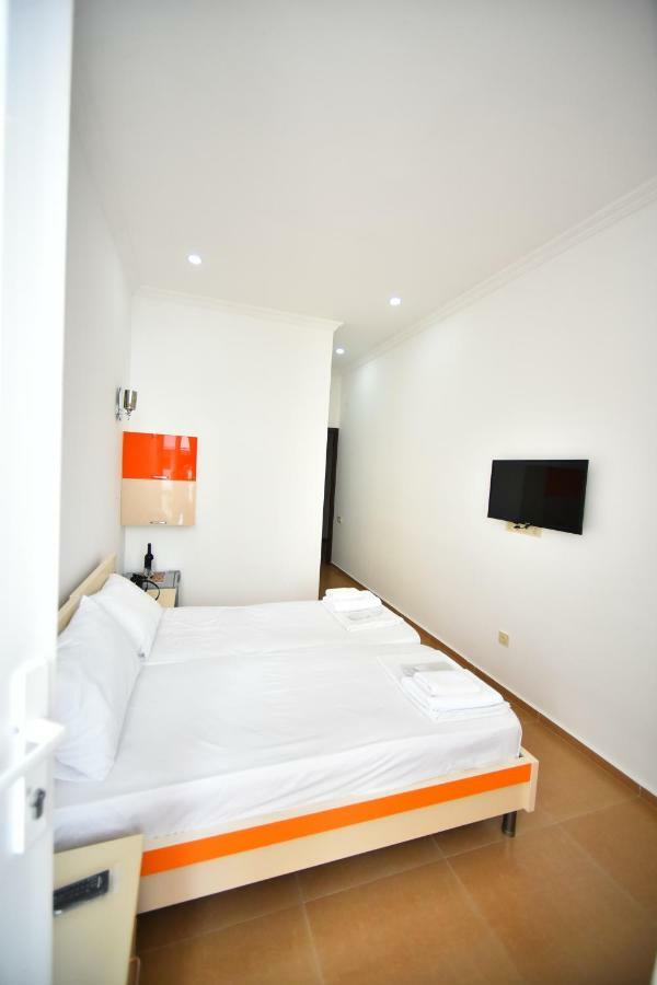 Orange Home Hotel Batumi Exteriör bild