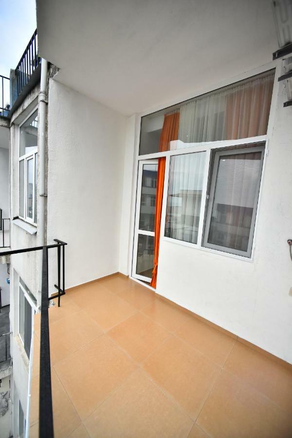 Orange Home Hotel Batumi Exteriör bild