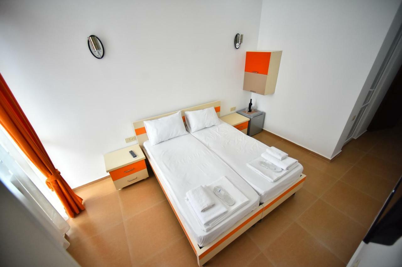 Orange Home Hotel Batumi Exteriör bild
