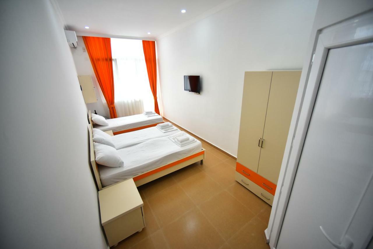 Orange Home Hotel Batumi Exteriör bild