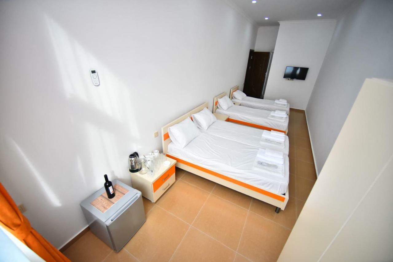 Orange Home Hotel Batumi Exteriör bild