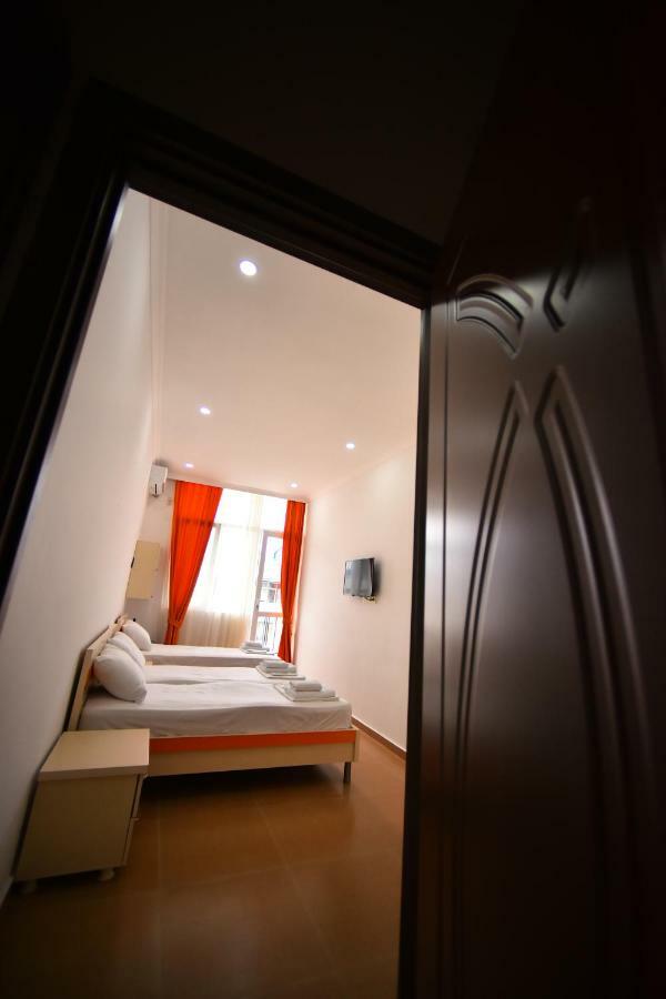Orange Home Hotel Batumi Exteriör bild