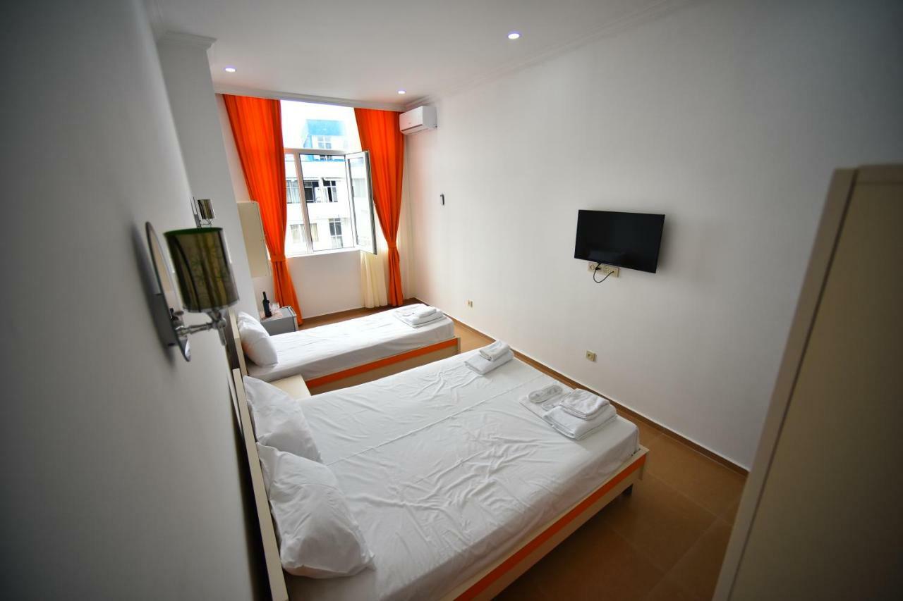 Orange Home Hotel Batumi Exteriör bild